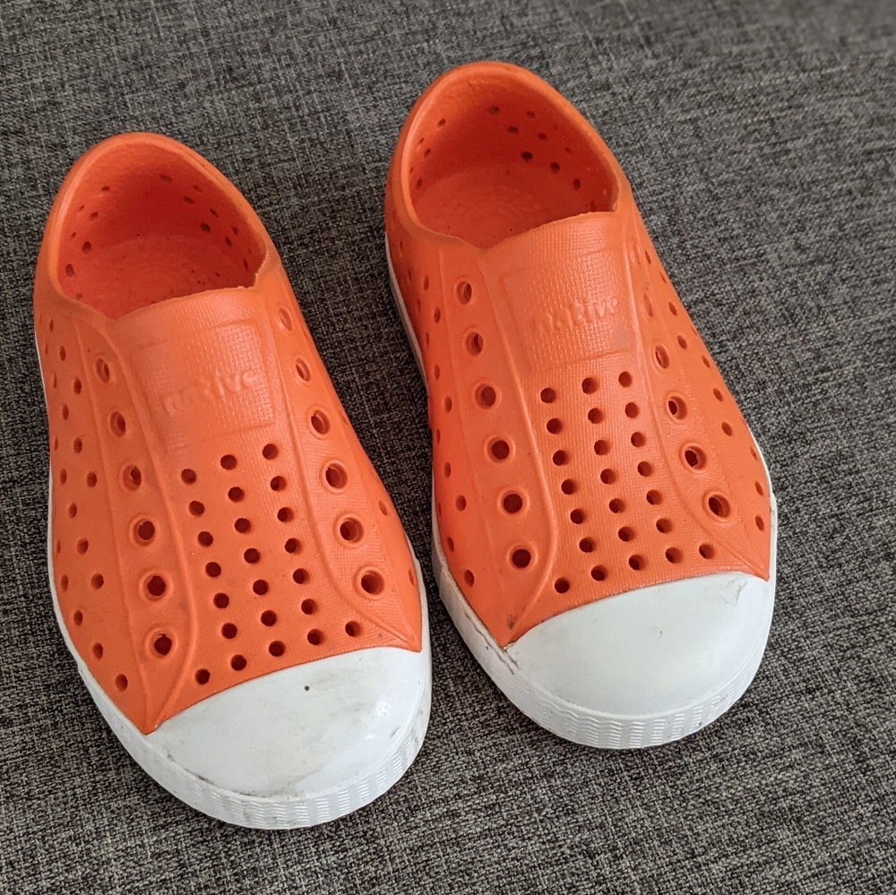 Size 7 Natives